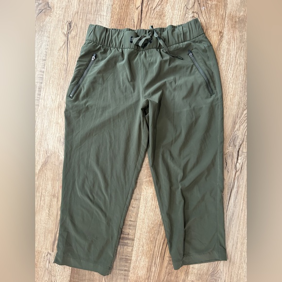 Eddie Bauer Capris - Picture 1 of 5